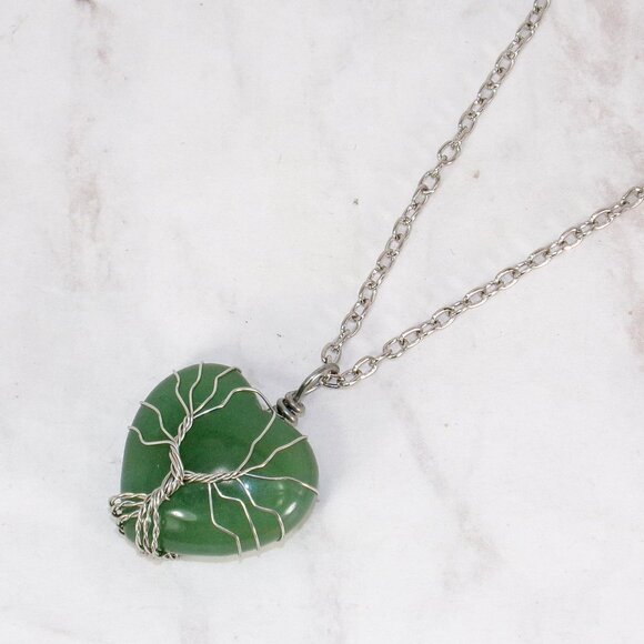 Tree of life heart pendant necklace with green aventurine stone wire wrapped - Picture 7 of 11